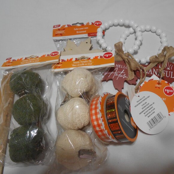 NEW LOT FALL HALLOWEEN THANKSGIVING THEMED ITEMS PUMPKINS CRAFT SWEATER CLIPS π - Picture 7 of 9